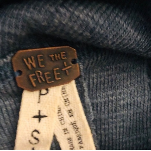 Free People Split Back Turtleneck Top in Blue Small - Picture 8 of 8